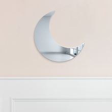 Carregar imagem no visualizador da galeria, Waning Crescent Moon
