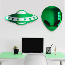 Cargar imagen en el visor de la galería, Retro UFO
