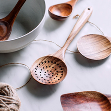 Carregar imagem no visualizador da galeria, Wooden Utensils Set
