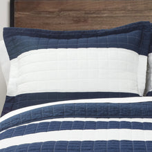 Carregar imagem no visualizador da galeria, Stripe 2 Piece Quilt Set Twin Size
