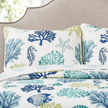 Carregar imagem no visualizador da galeria, Coastal Reef Quilt 3 Piece Set
