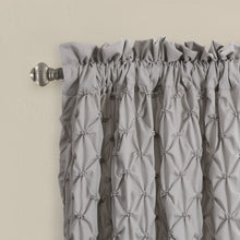 Carregar imagem no visualizador da galeria, Bayview Window Curtain Set
