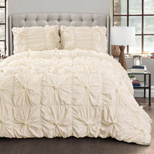 Cargar imagen en el visor de la galería, Bella 3 Piece Comforter Set
