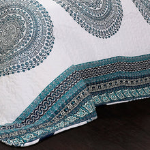 Carregar imagem no visualizador da galeria, Shaila Medallion Quilt 3 Piece Set
