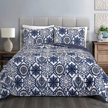 Carregar imagem no visualizador da galeria, Marvel Quilt 3 Piece Set
