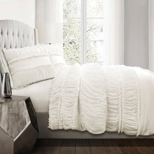 Cargar imagen en el visor de la galería, Nova Ruffle 3 Piece Comforter Set
