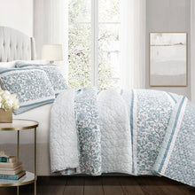 Carregar imagem no visualizador da galeria, Nisha 3 Piece Quilt Set
