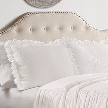 Carregar imagem no visualizador da galeria, Ruffle Skirt Bedspread Set
