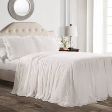 Carregar imagem no visualizador da galeria, Ruffle Skirt Bedspread Set
