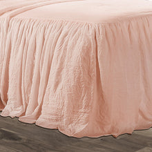 Carregar imagem no visualizador da galeria, Ruffle Skirt Bedspread Set
