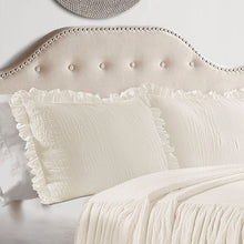 Cargar imagen en el visor de la galería, Ruffle Skirt Bedspread Set
