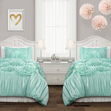 Carregar imagem no visualizador da galeria, Serena Comforter Set Back To Campus Dorm Room Bedding
