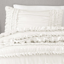 Cargar imagen en el visor de la galería, Belle Comforter Set Back To Campus Dorm Room Bedding
