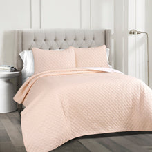 Cargar imagen en el visor de la galería, Ava Diamond Oversized Cotton Quilt Set
