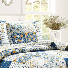 Load image into Gallery viewer, Monique Patch 3 Piece Quilt Set
