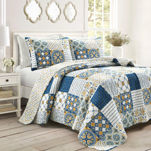 Load image into Gallery viewer, Monique Patch 3 Piece Quilt Set
