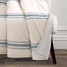 Cargar imagen en el visor de la galería, Farmhouse Stripe Throw
