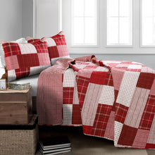 Load image into Gallery viewer, Greenville 3 Piece Quilt Set
