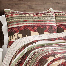 Load image into Gallery viewer, Holiday Lodge Quilt 3 Piece Set
