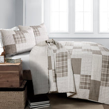 Load image into Gallery viewer, Greenville 3 Piece Quilt Set
