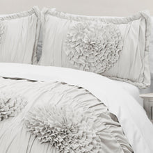 Carregar imagem no visualizador da galeria, Serena 3 Piece Comforter Set
