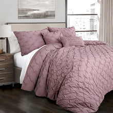 Carregar imagem no visualizador da galeria, Ravello Pintuck 5 Piece Comforter Set
