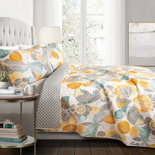 Load image into Gallery viewer, Layla 3 Piece Quilt Set
