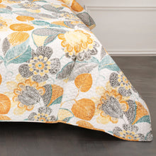 Load image into Gallery viewer, Layla 3 Piece Quilt Set
