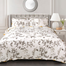 Carregar imagem no visualizador da galeria, Penrose Floral 3 Piece Quilt Set
