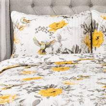 Carregar imagem no visualizador da galeria, Penrose Floral 3 Piece Quilt Set
