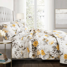 Carregar imagem no visualizador da galeria, Penrose Floral 3 Piece Quilt Set
