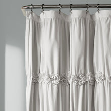 Carregar imagem no visualizador da galeria, Darla Shower Curtain
