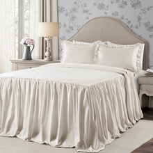 Carregar imagem no visualizador da galeria, Ticking Stripe Bedspread Set
