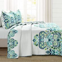 Carregar imagem no visualizador da galeria, Clara Quilt 3 Piece Set
