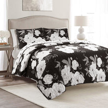 Load image into Gallery viewer, Zinnia Floral 3 Piece Quilt Set
