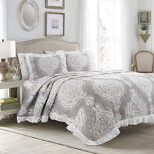 Cargar imagen en el visor de la galería, Lucianna Ruffle Edge Cotton Bedspread Set
