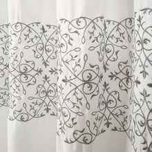 Carregar imagem no visualizador da galeria, Scroll Medallion Shower Curtain
