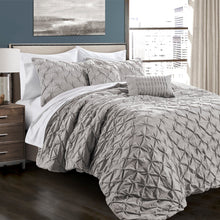 Cargar imagen en el visor de la galería, Ravello Pintuck 5 Piece Comforter Set
