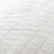 Cargar imagen en el visor de la galería, Farmhouse Seersucker 5 Piece Comforter Set
