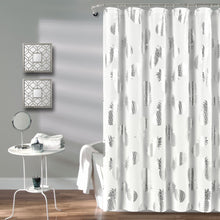 Carregar imagem no visualizador da galeria, Pineapple Toss Shower Curtain
