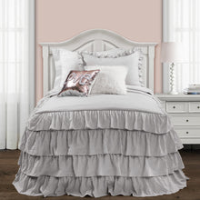 Carregar imagem no visualizador da galeria, Allison Ruffle Skirt Bedspread Set
