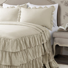 Carregar imagem no visualizador da galeria, Allison Ruffle Skirt Bedspread Set
