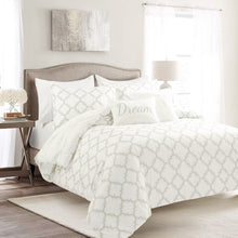 Cargar imagen en el visor de la galería, Ravello Pintuck Caroline Geo 7 Piece Comforter Set
