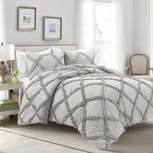 Load image into Gallery viewer, Ruffle Diamond 3 Piece Comforter Set
