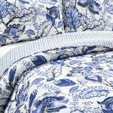 Carregar imagem no visualizador da galeria, Cynthia Jacobean 3 Piece Quilt Set
