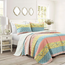 Load image into Gallery viewer, Royal Empire 3 Piece Quilt Set
