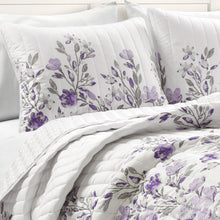 Carregar imagem no visualizador da galeria, Tanisha Reversible Quilt 3 Piece Set
