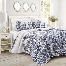 Cargar imagen en el visor de la galería, Tanisha Reversible Quilt 3 Piece Set
