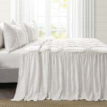 Carregar imagem no visualizador da galeria, Riviera 3 Piece Bedspread Set
