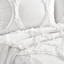 Carregar imagem no visualizador da galeria, Riviera 3 Piece Bedspread Set
